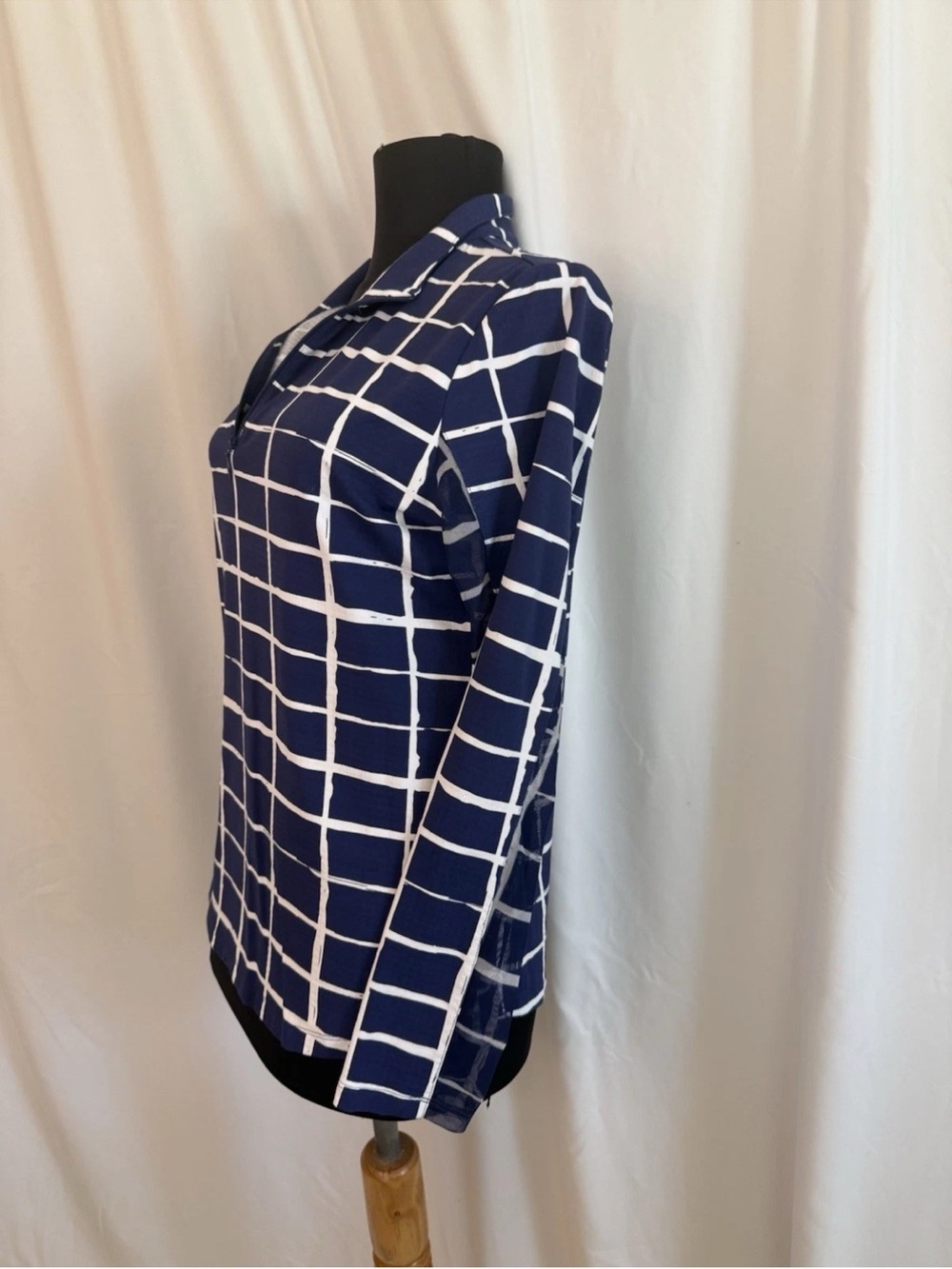 Ibkul Navy White Geometric Print Long Sleeve SPF Top - size Medium - Picture 3 of 6